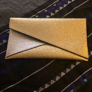 Estée Lauder Ltd Edition Gold and Silver Clutch - Evening Bag. New. Never Used.